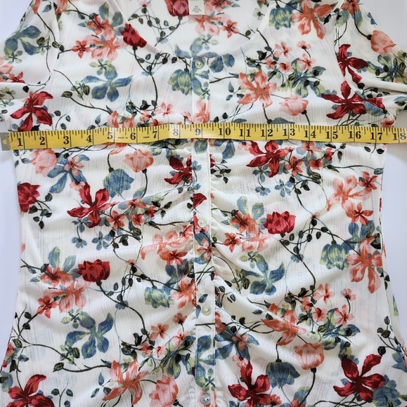 Emaline Petite Floral Print Button-Down Ruched Long Sleeved Blouse Size PS - Picture 8 of 10